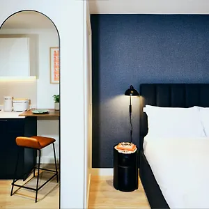 https://apt-vertus-edit-canary-wharf.brighton-hotels-england.com