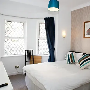 https://polygon-villas-guest-house-bb.tophotelsbath.com